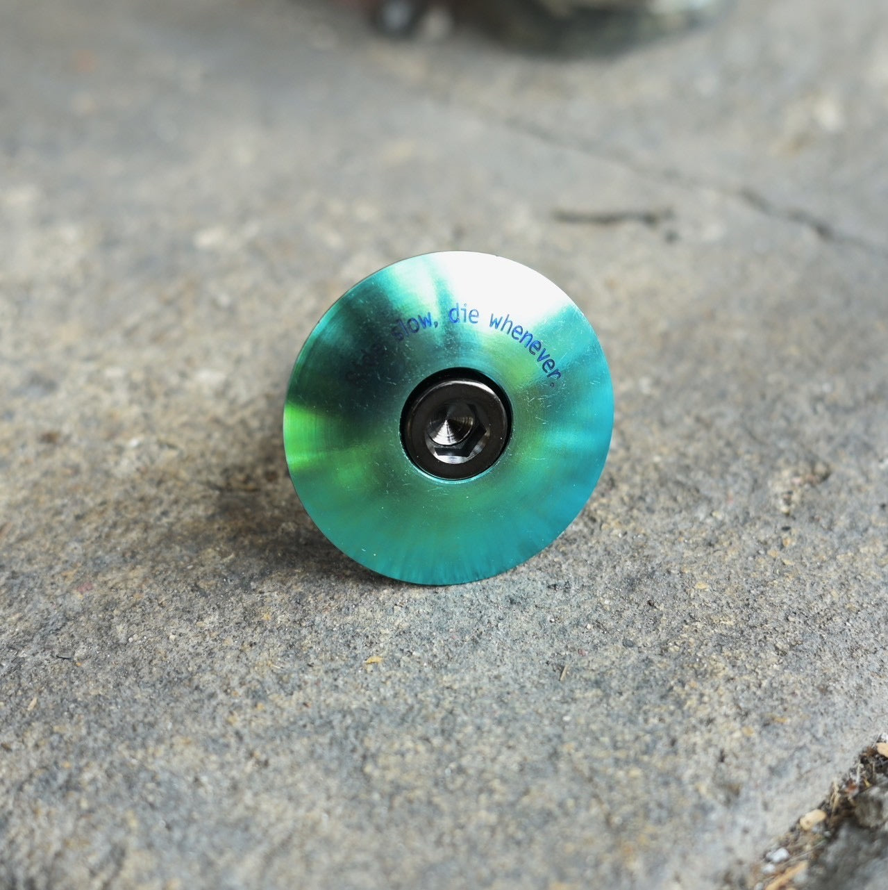 Stridsland - Titanium Top Cap (green/black bolt)