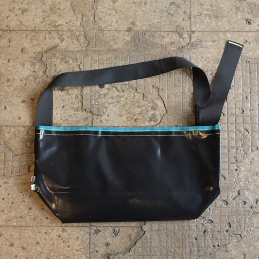 Melbourne Moneybag - Saturday Through Sunday Convertible (Black / Aqua)